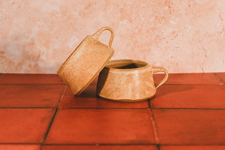 Flat white cup with handle